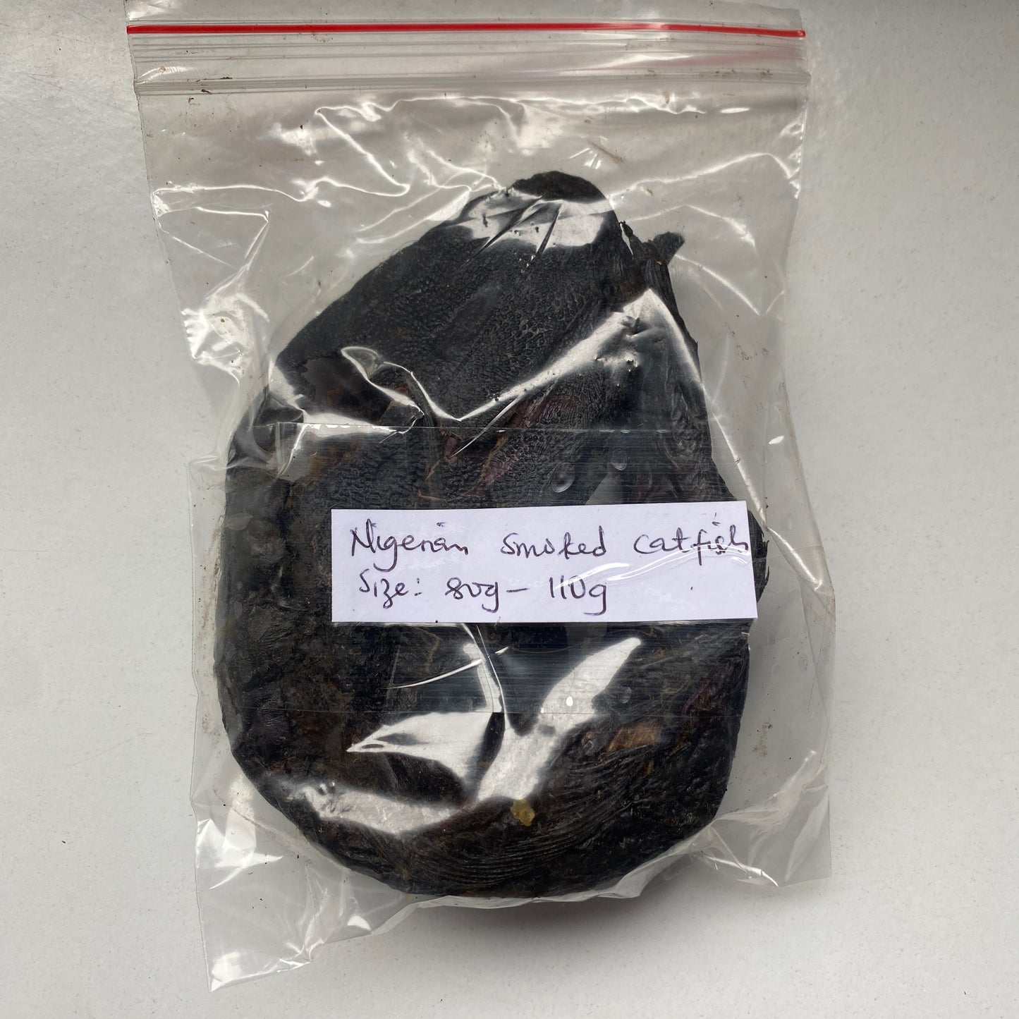 Peixe-gato defumado seco nigeriano