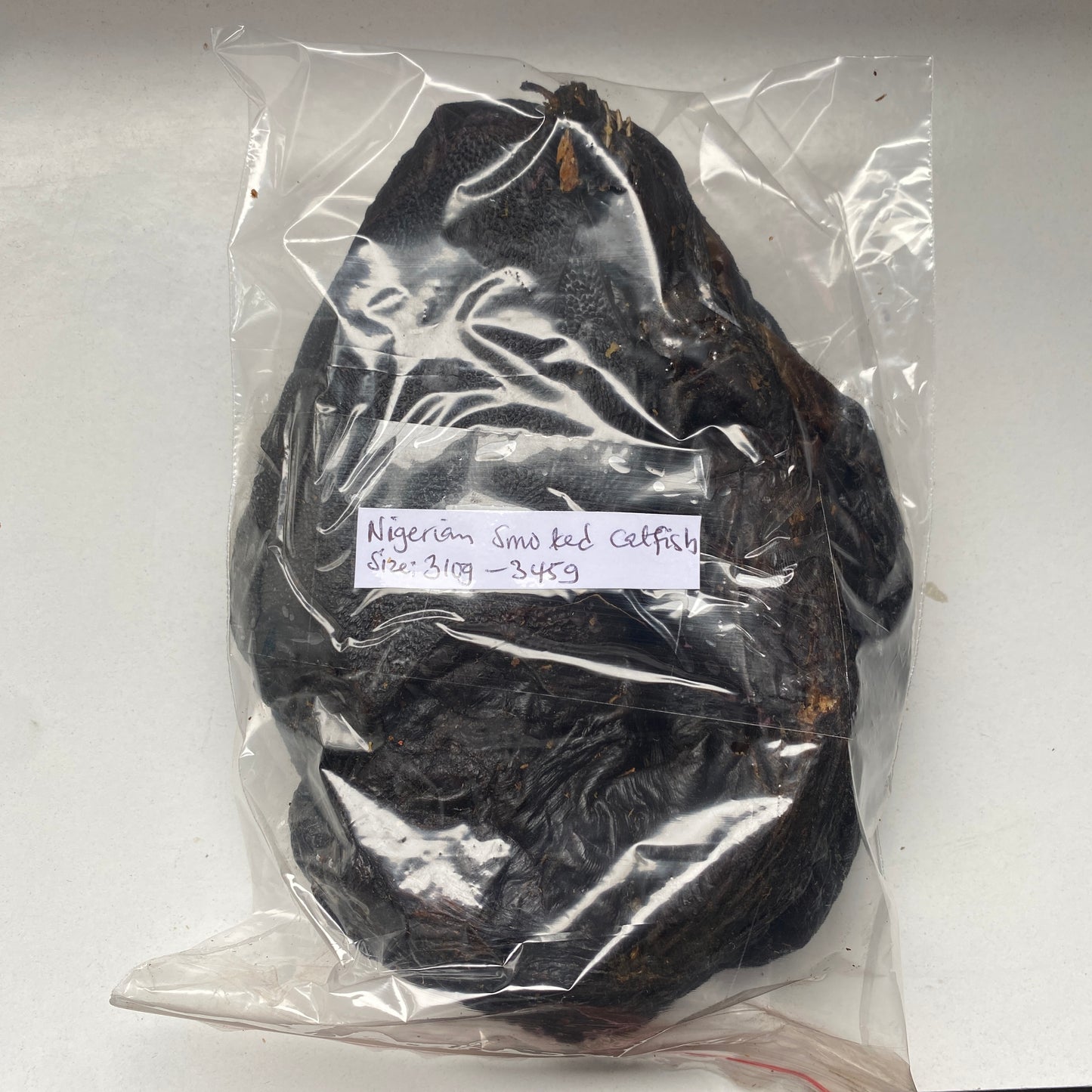 Peixe-gato defumado seco nigeriano